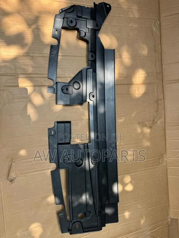 Ford F150 2022 Radiator Upper Cover · Photo 1