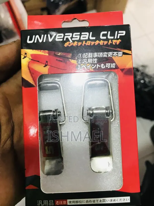 Bumper Clips and White Tyre · Photo 1