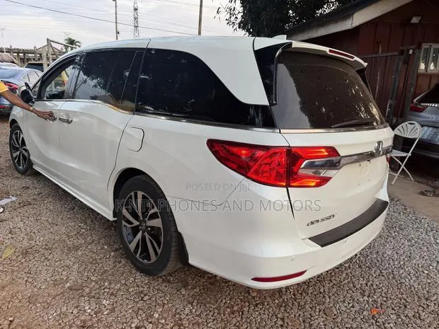 Honda Odyssey Elite 2019 White · Photo 1