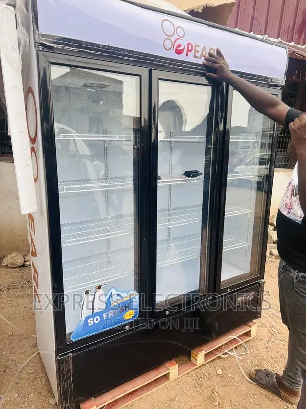 Grab Your Favorite White Pearl PVC-150 Three Doors · Photo 1