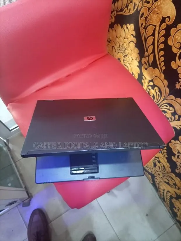 New Laptop HP Compaq 8510p 2GB Intel Core 2 Duo HDD 140GB · Photo 1