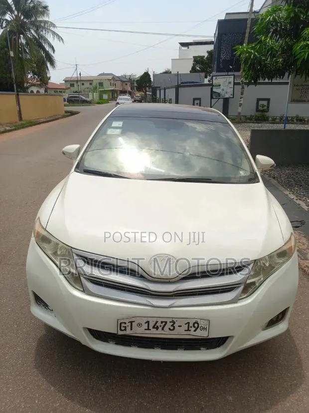 Toyota Venza LE 2013 White · Photo 1