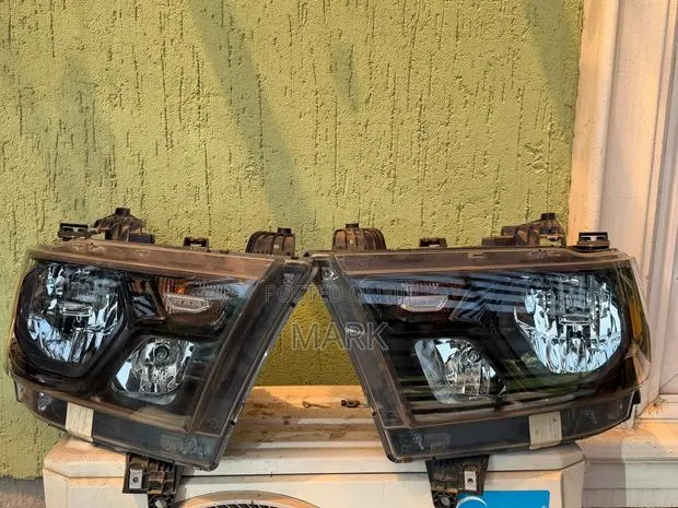 Dodge Ram Headlight 2019-2025 Pair · Photo 1