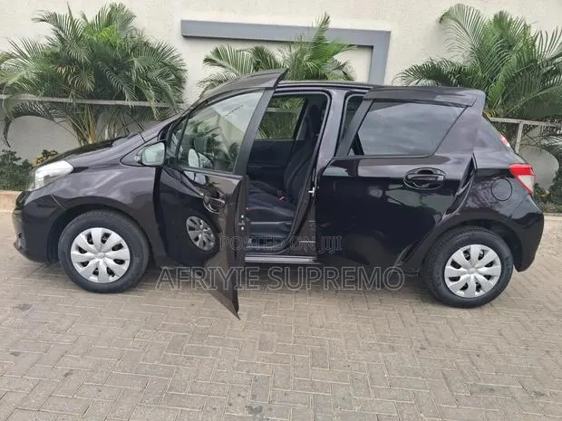 Toyota Vitz 2014 Purple · Photo 1