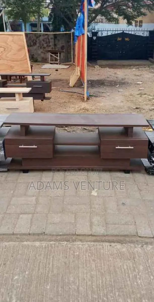 Nice Whit 4feet TV Stand for Sell · Photo 2