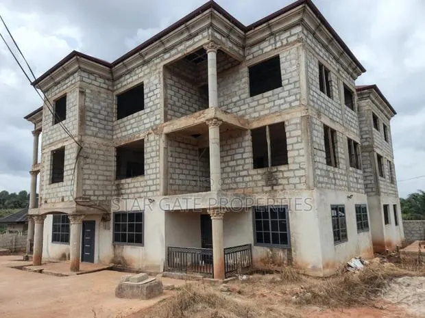 12bdrm Apartment in Ajamasu, On Santasi, Kumasi Metropolitan for sale · Photo 1