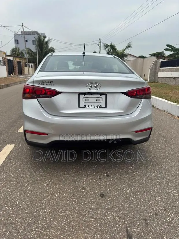 Hyundai Accent 2020 Silver · Photo 1