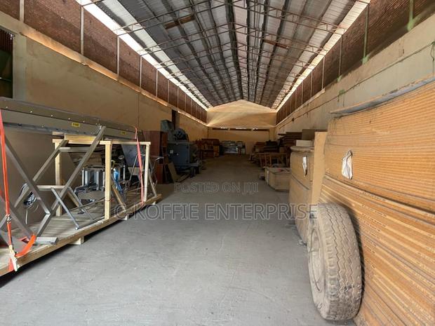 1500 SQM Warehouse Located at Spintex for Rent · Photo 3