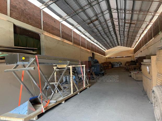 1500 SQM Warehouse Located at Spintex for Rent · Photo 4