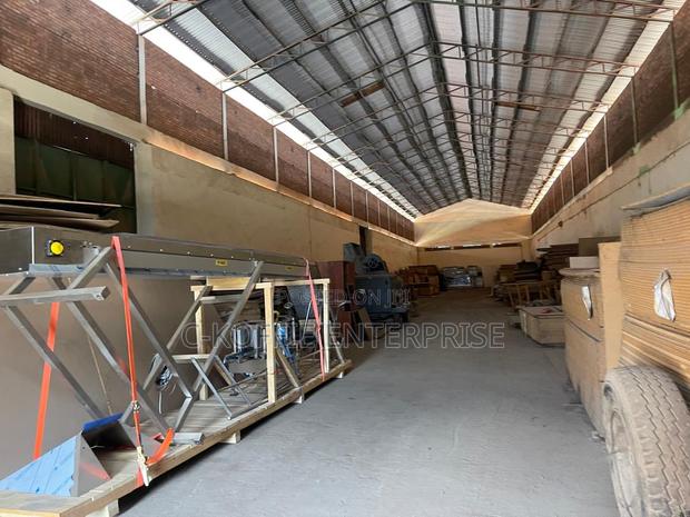 1500 SQM Warehouse Located at Spintex for Rent · Photo 5