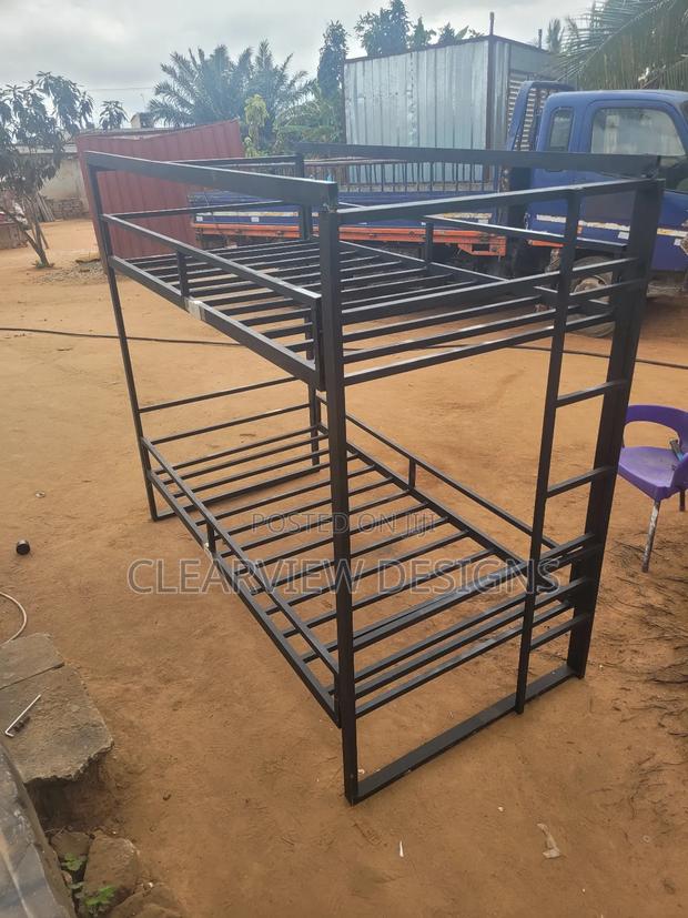 Durable Bunk Bed · Photo 1