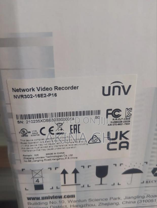 Uniview 16ch Poe NVR Nvr302-16e2-P16 · Photo 2