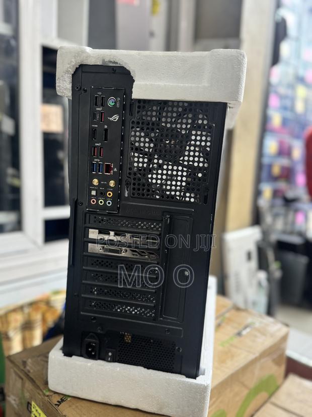 Desktop Computer Asus ROG Strix GL12 16GB Intel Core I9 SSD 512GB · Photo 2