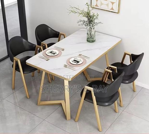 Luxurious Dining Set · Photo 7