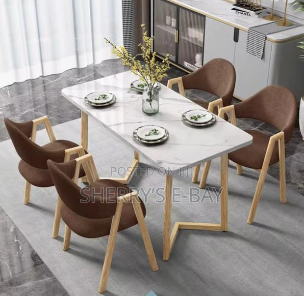 Luxurious Dining Set · Photo 6