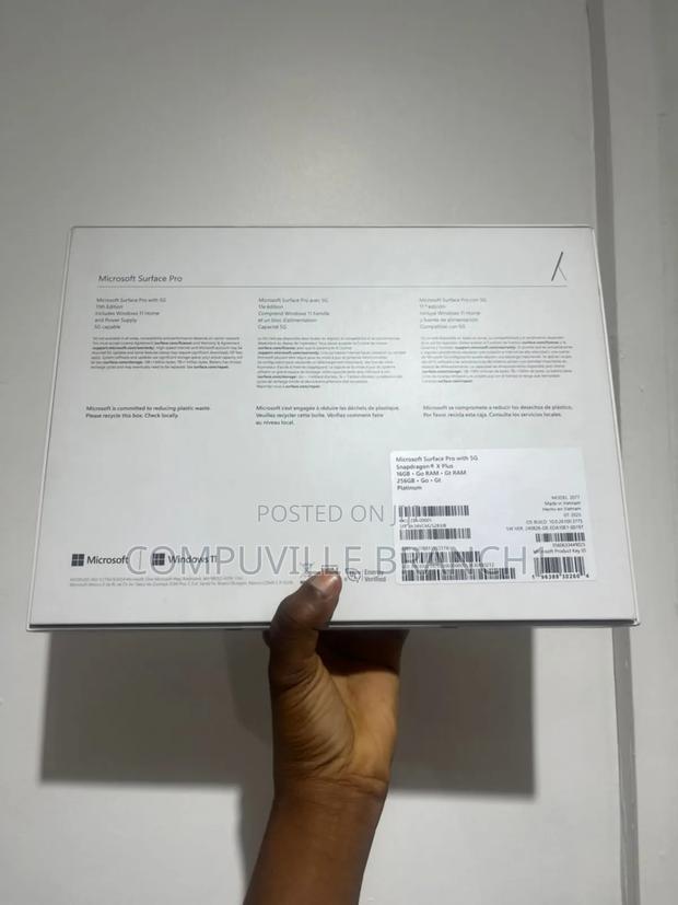New Microsoft Surface Pro 16GB Qualcomm Snapdragon X Plus SSD 256GB · Photo 2