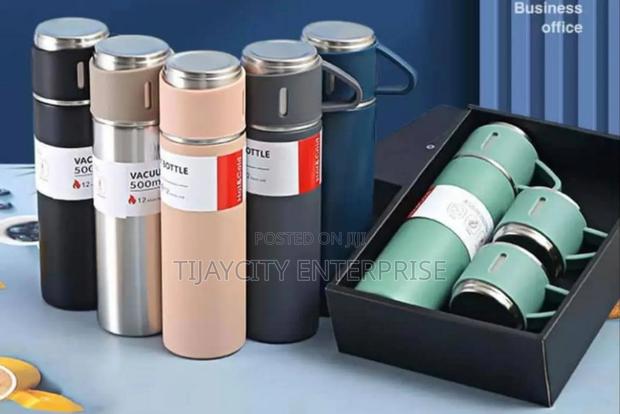 Vacuum Insulated Flask · Photo 1