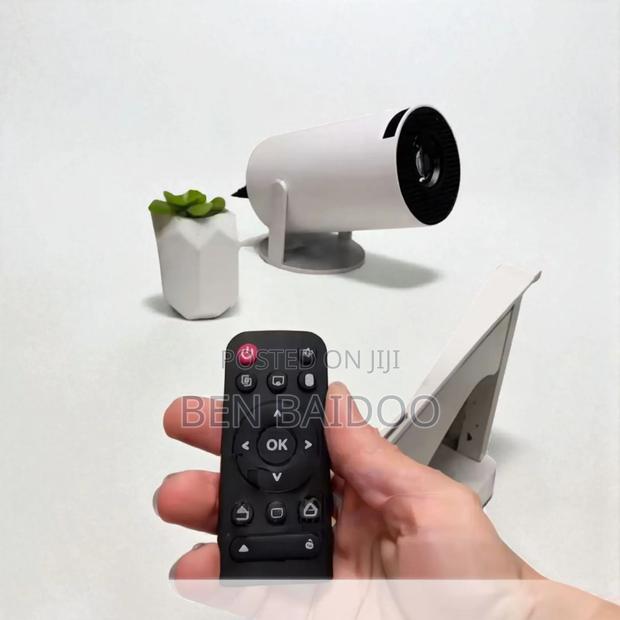 Ultra Hd Smart Projector (Quality Streaming Device) · Photo 2