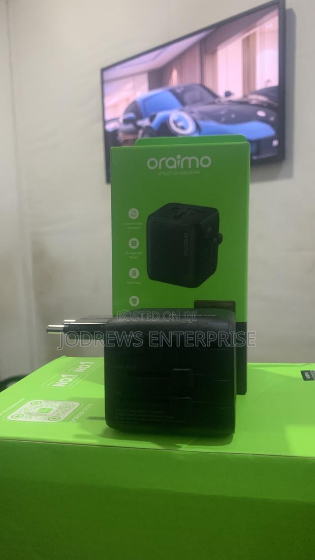 Oraimo Poweromni 251 2500w Multi-plug Travel Converter · Photo 2