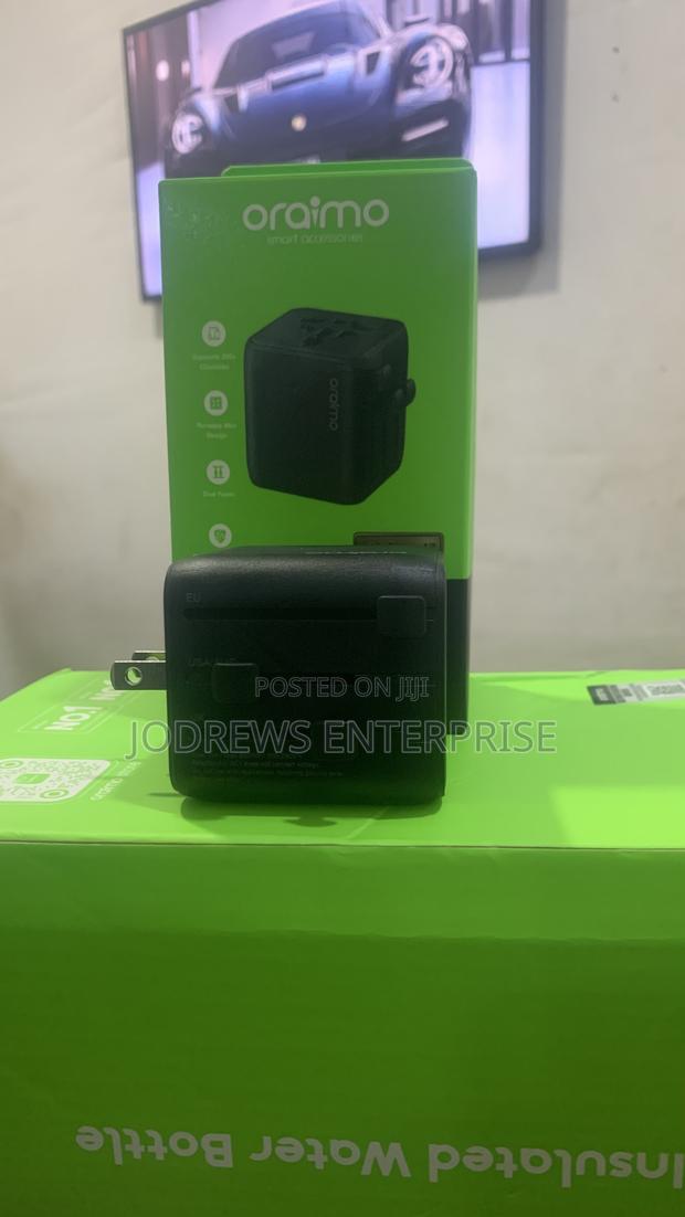 Oraimo Poweromni 251 2500w Multi-plug Travel Converter · Photo 3