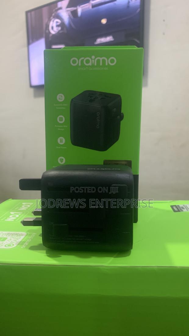 Oraimo Poweromni 251 2500w Multi-plug Travel Converter · Photo 1