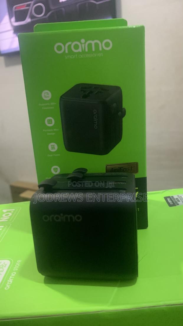 Oraimo Poweromni 251 2500w Multi-plug Travel Converter · Photo 4