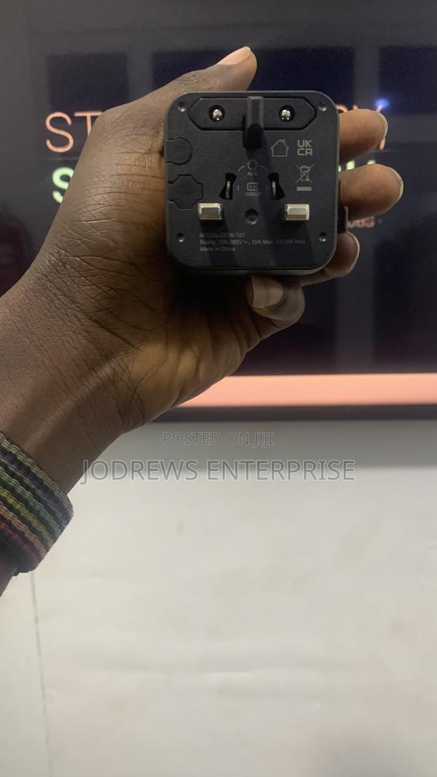 Oraimo Poweromni 251 2500w Multi-plug Travel Converter · Photo 5