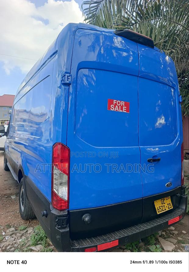 Ford Transit 2012 Blue · Photo 2