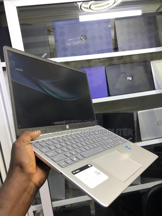 Laptop HP 15-Da2933nia 8GB Intel Core I3 SSD 256GB · Photo 5
