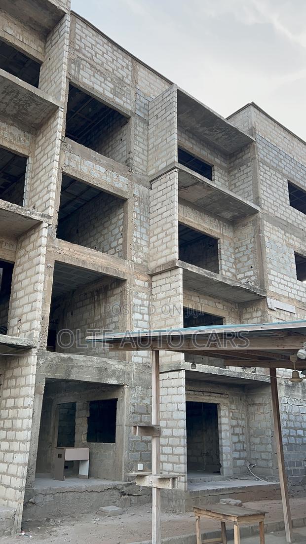 8bdrm Apartment in Ot Dream Auto, Spintex for sale · Photo 5