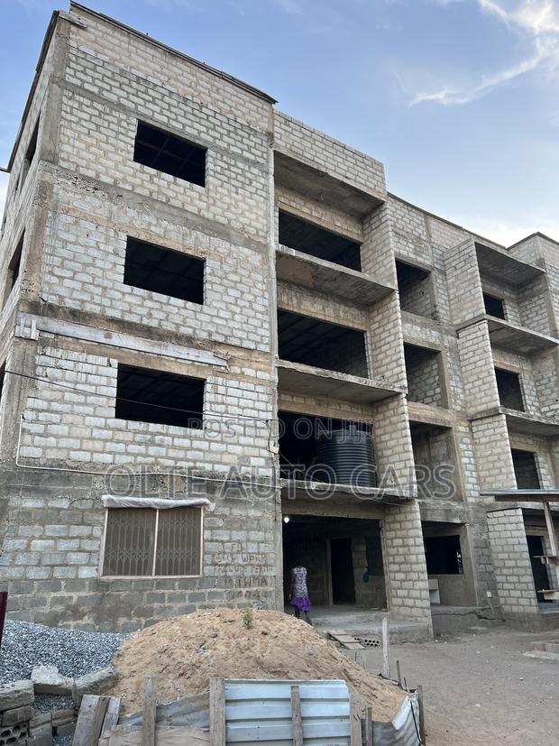 8bdrm Apartment in Ot Dream Auto, Spintex for sale · Photo 8