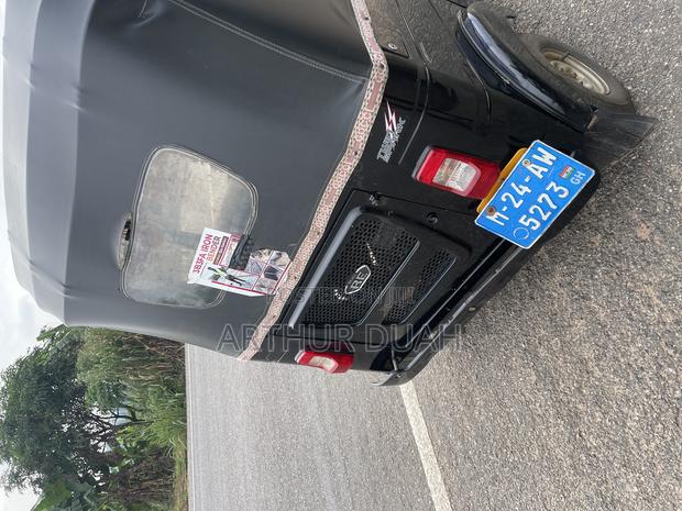 Bajaj RE 2025 Black · Photo 6