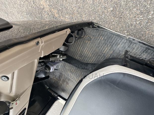 Bajaj RE 2025 Black · Photo 3