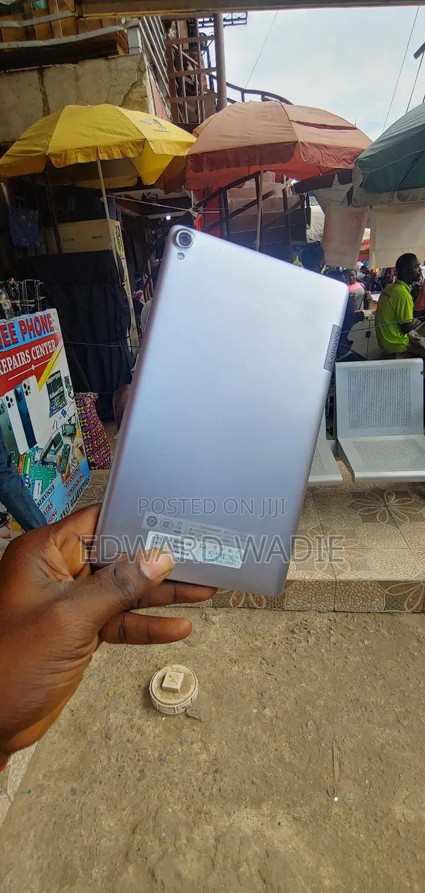 New Lenovo Tab 8 64 GB Gray · Photo 3