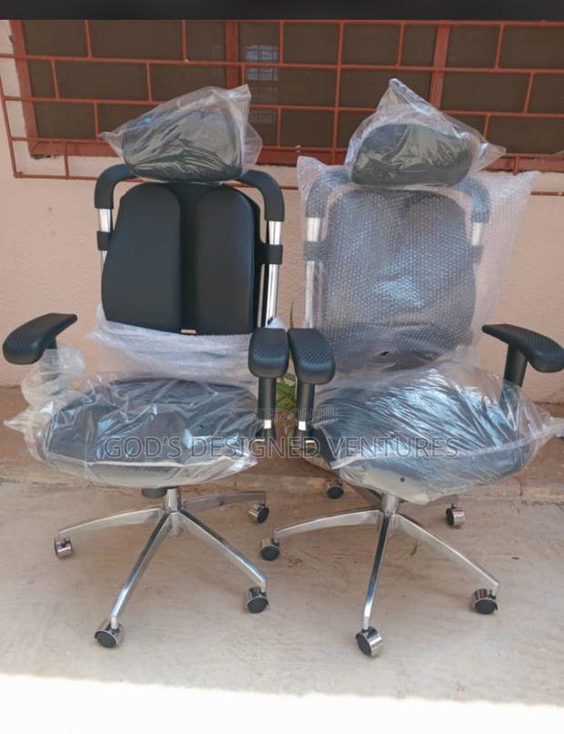 Strong and Solid Butterfly Chair · Photo 1