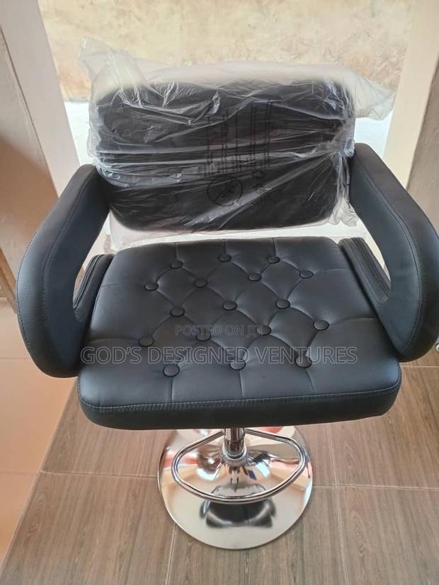 Classic and Quality Saloon Chair · Photo 1