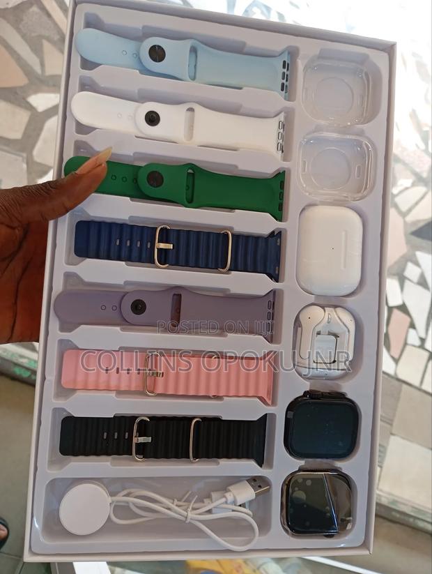 Rock 004 Smart Watches Ultra 3+S10 13 in 1, 2 Airpods, 7 Straps -Black · Photo 2