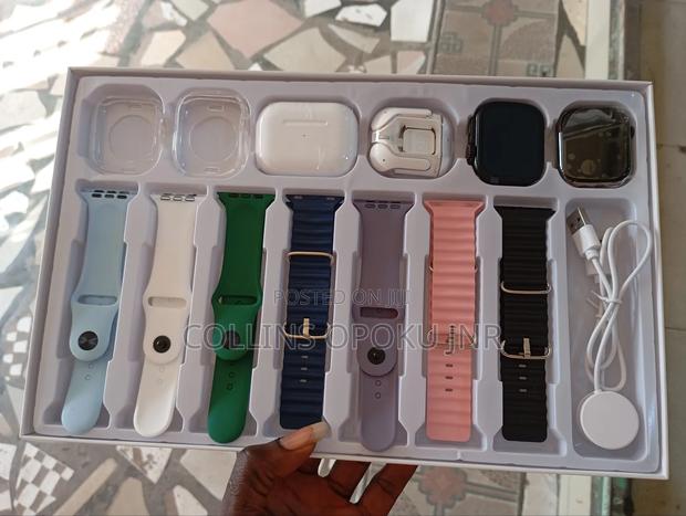 Rock 004 Smart Watches Ultra 3+S10 13 in 1, 2 Airpods, 7 Straps -Black · Photo 3