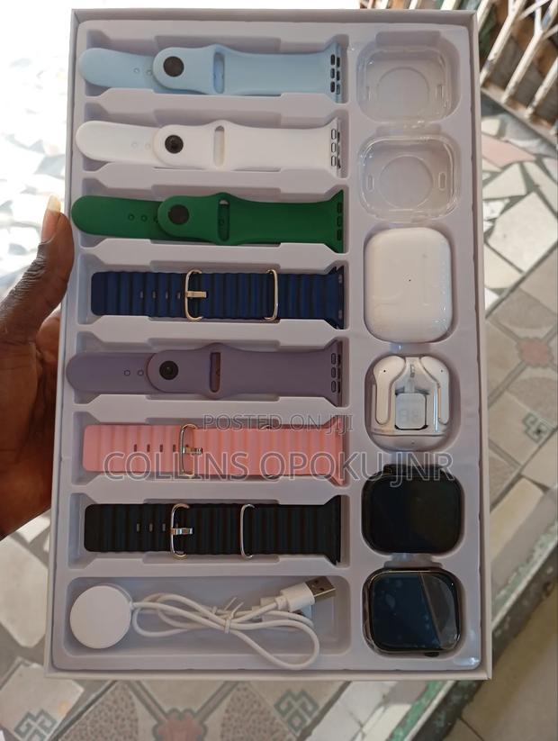 Rock 004 Smart Watches Ultra 3+S10 13 in 1, 2 Airpods, 7 Straps -Black · Photo 1
