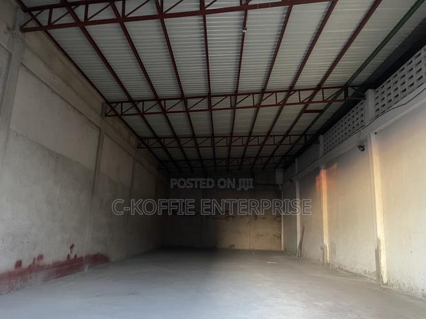 500sqm Warehouse Plus Offices at Spintex · Photo 3