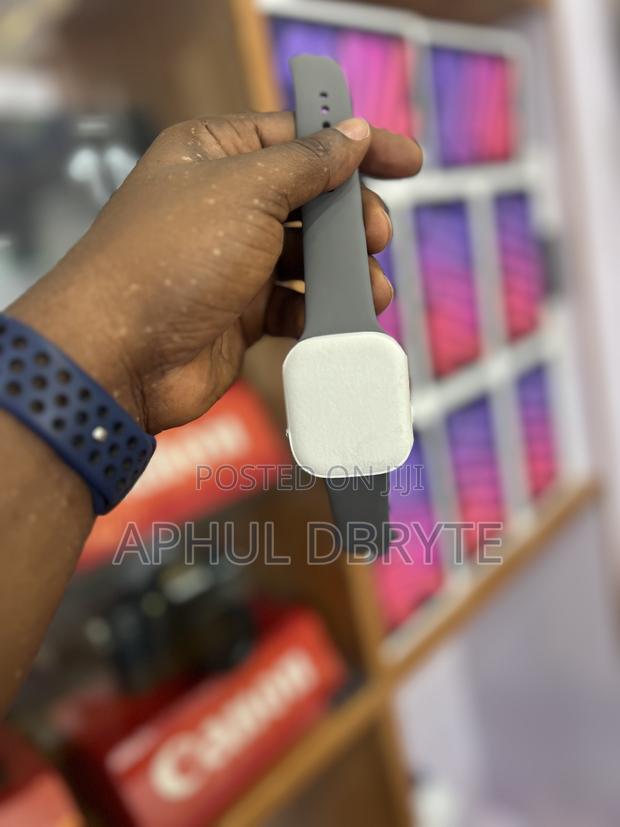 Apple Series Watch 10 46mm Cellular Stainless · Photo 1