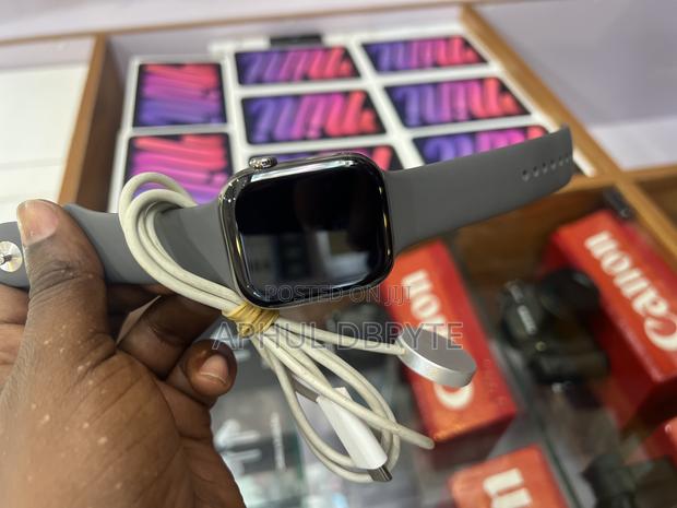 Apple Series Watch 10 46mm Cellular Stainless · Photo 3