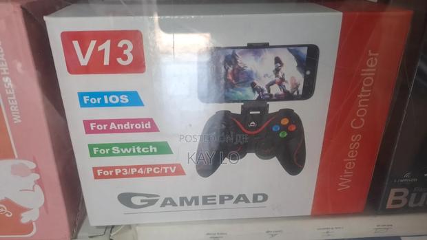 V13 Mobile Game Controller · Photo 1