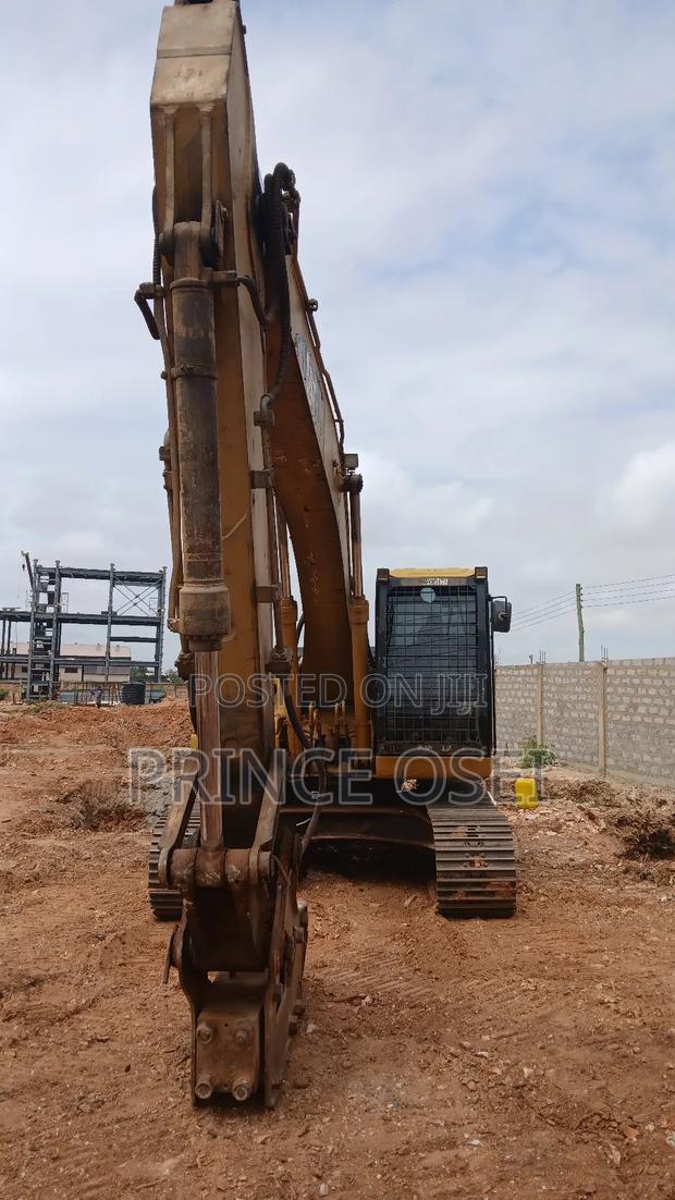 Double's Earth Machinery for Hiring · Photo 4