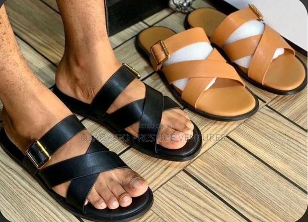 Quality And Executive Gucci Slippers · Photo 1