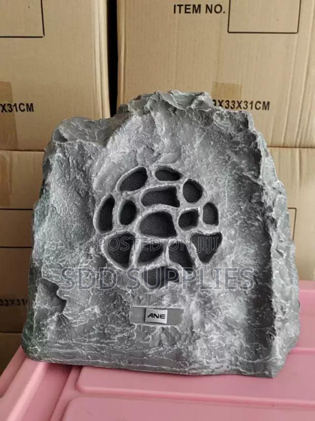 Outdoor Rock Garden Speaker Waterproof 4inch · Photo 1