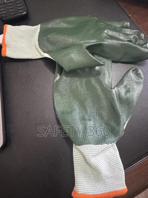 Nitrile Coated Glove · Photo 3