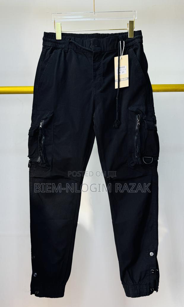 Free Leg N Bumper Side Pockets (Cargo Pants ) Available in Stock · Photo 1