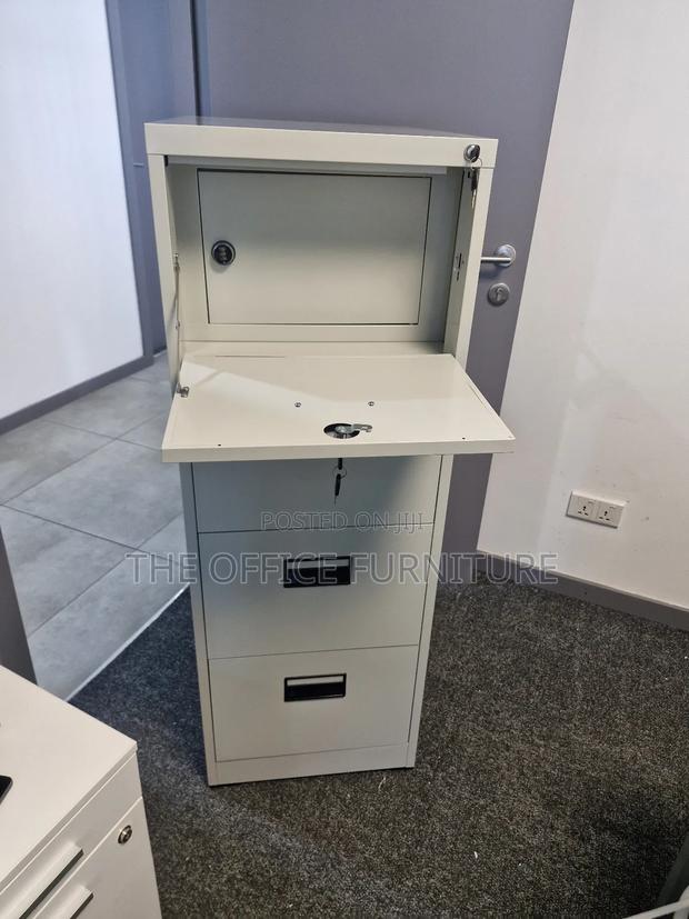 File Cabinet With Safe · Photo 1