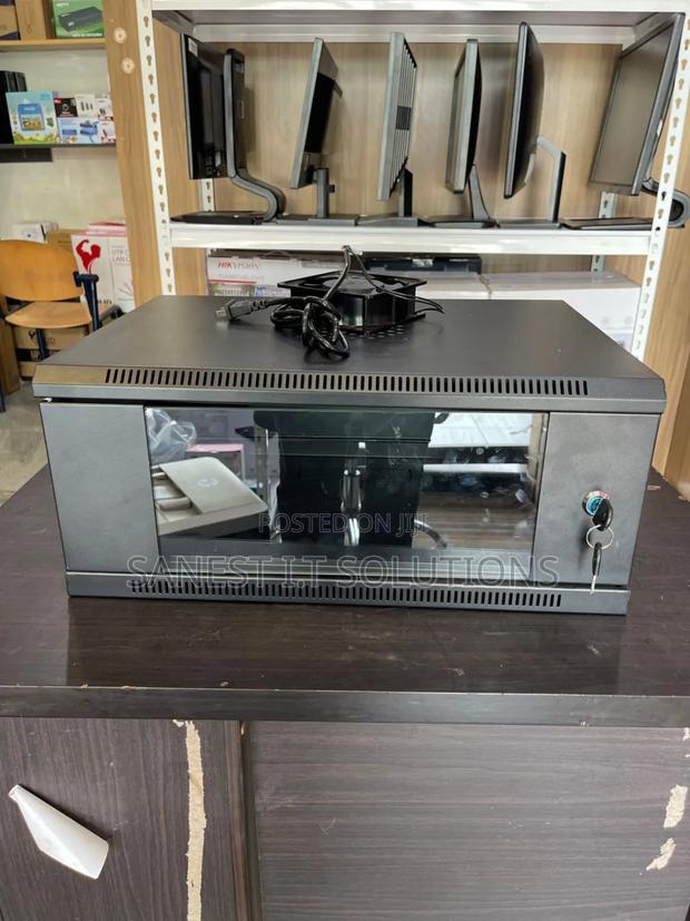 4u Network Rack With Fan · Photo 2